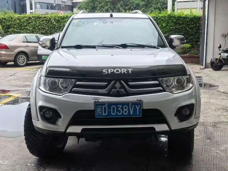 Mitsubishi Pajero Sport 3.0 L Auto 4 WD Flagship