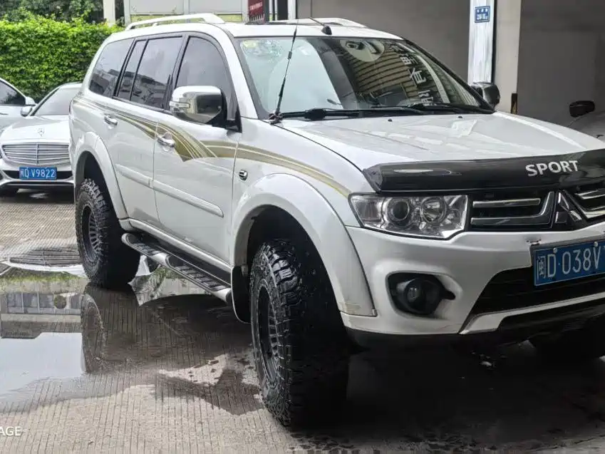Pajero Sport 3.0 L Auto 4 WD Flagship