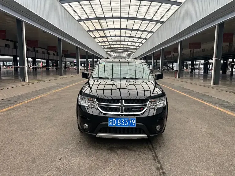 Dodge Journey 2.4 L 2 WD Premium Style