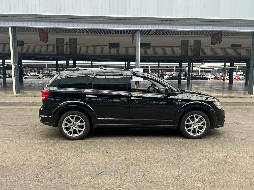 Journey 2.4 L 2 WD Premium Style