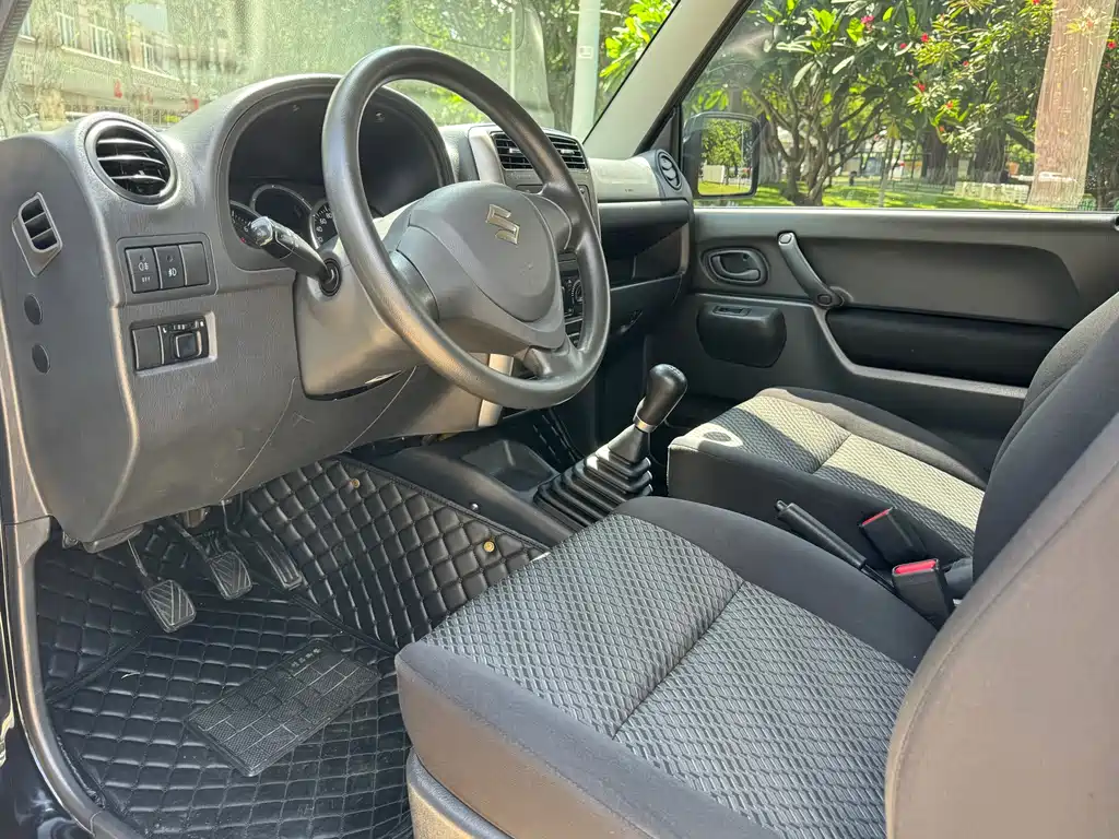 Jimny (Import) 1.3 MT JLX