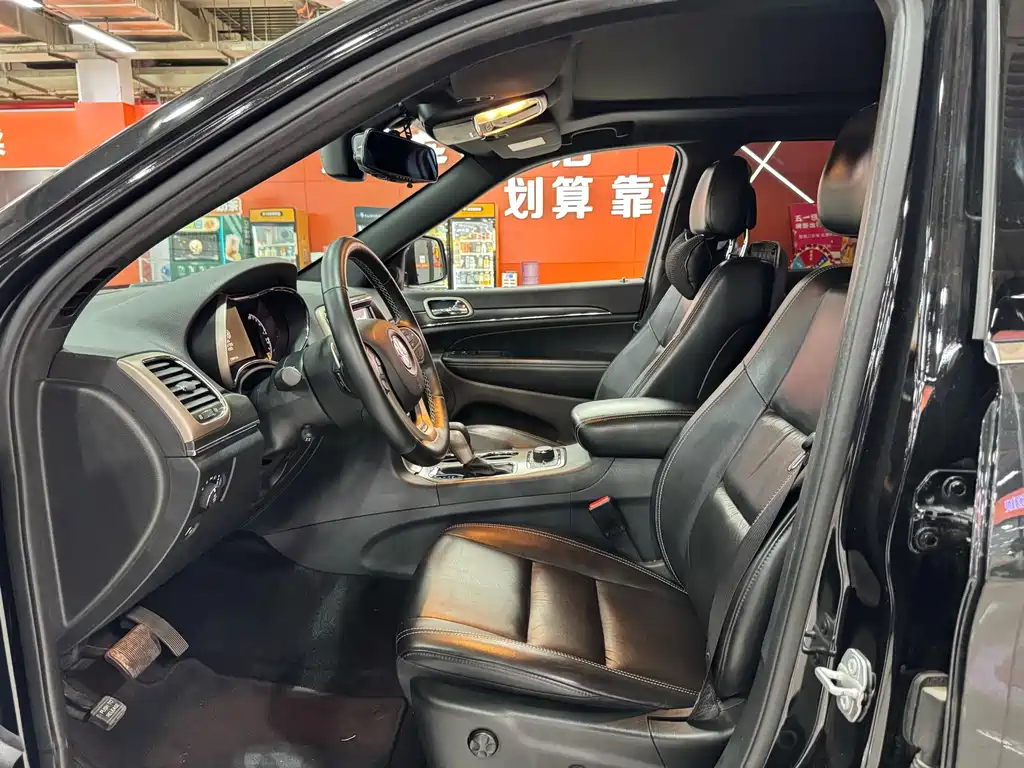 Grand Cherokee (Import) 3.0 L Comfort Enjoyment Navigation