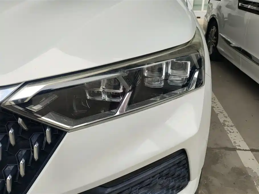 Besturn T77 230 TID Auto Luxury CN-VI