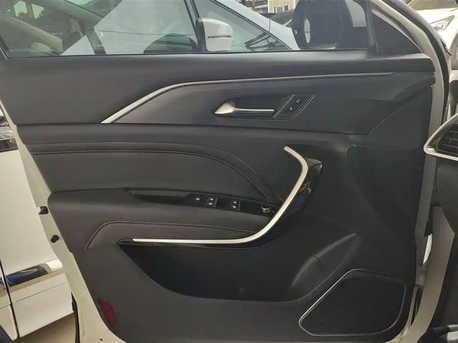 Besturn T77 230 TID Auto Luxury CN-VI