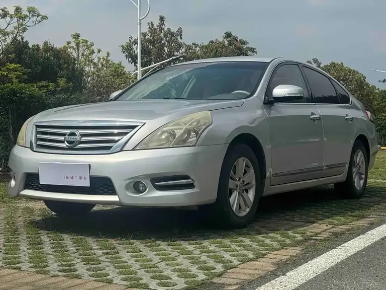 Nissan Teana 2.0 L XE Standard