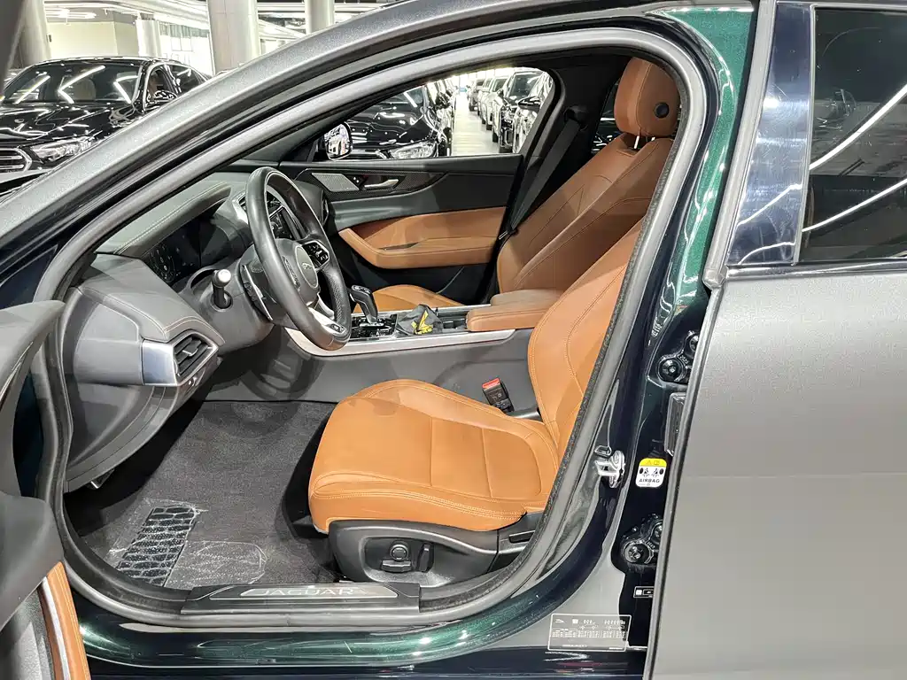 Jaguar XEL 2.0 T 250 PS R-DYNAMIC S Shine Black Sport