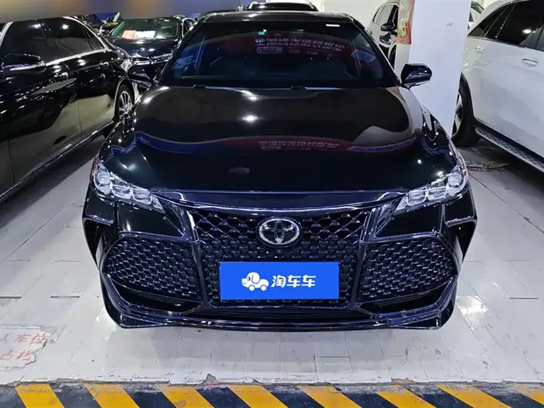 Toyota Avalon 2.0 L XLE Premium CN-VI