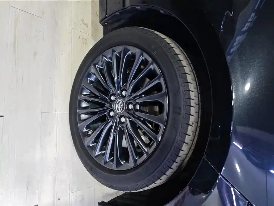 Avalon 2.0 L XLE Premium CN-VI