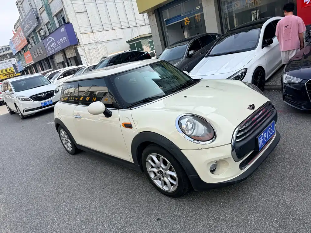 MINI 1.2 T ONE Pioneer