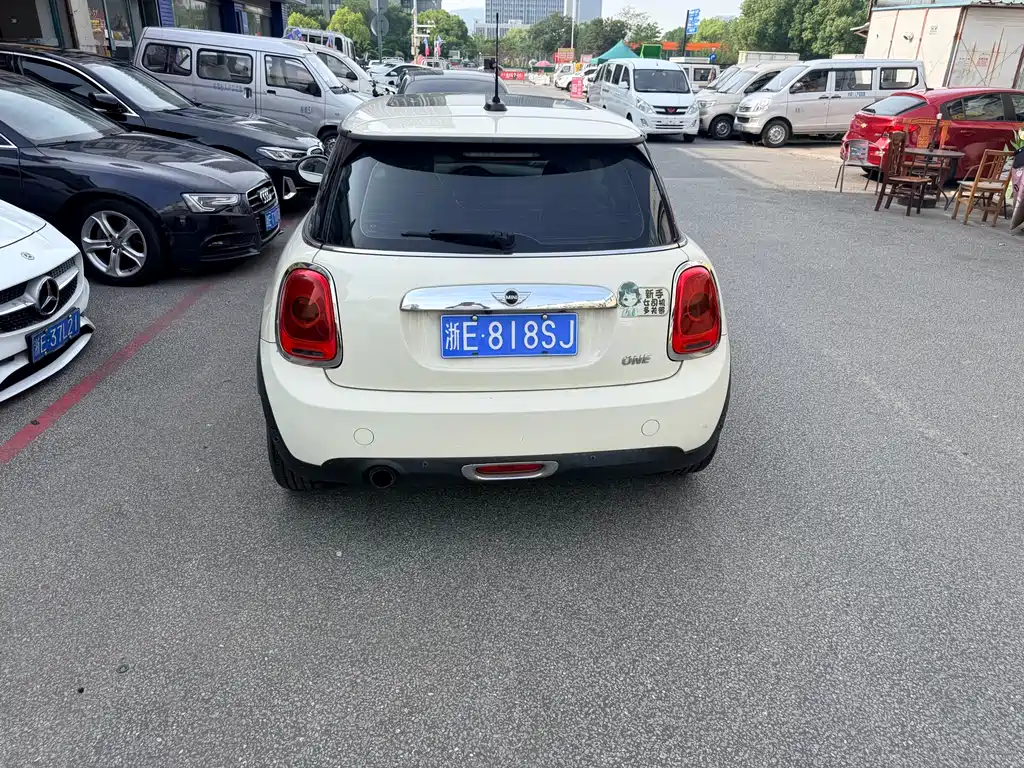 MINI 1.2 T ONE Pioneer