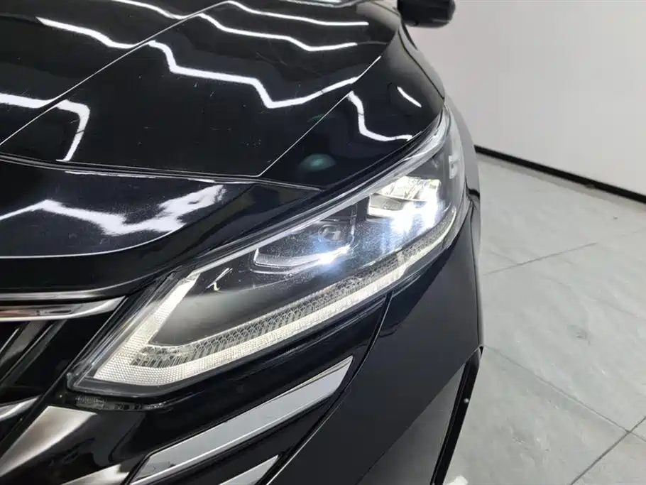 Teana 2.0 L XL-TLS Joy