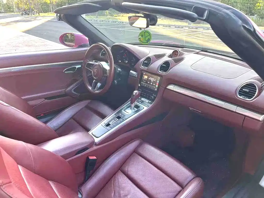Porsche 718 Boxster 2.0 T