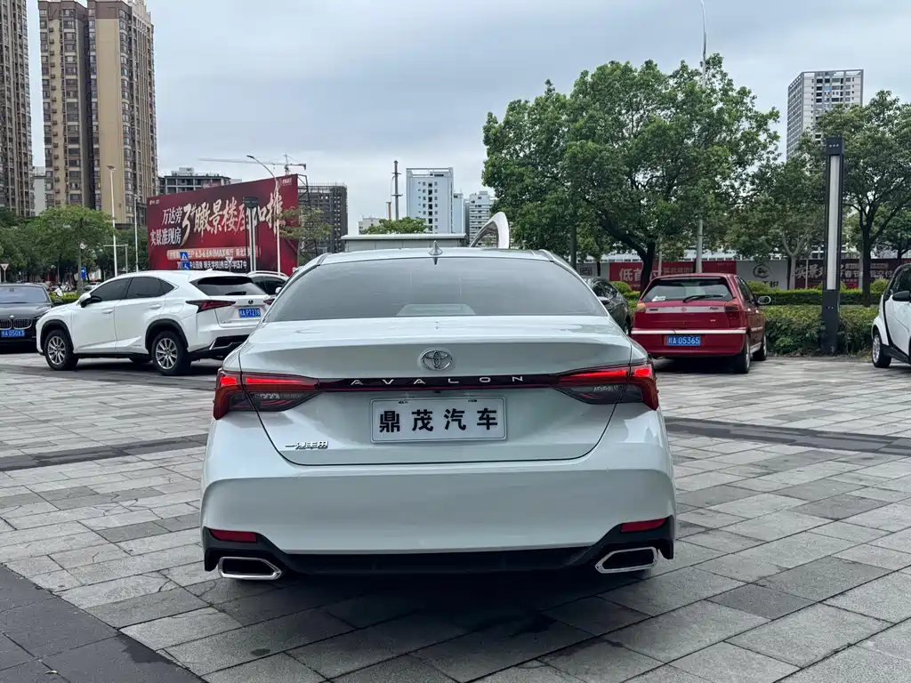Avalon 2.0 L Luxury