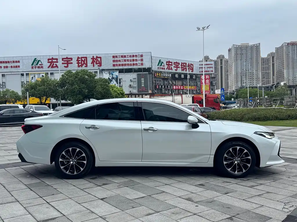 Avalon 2.0 L Luxury