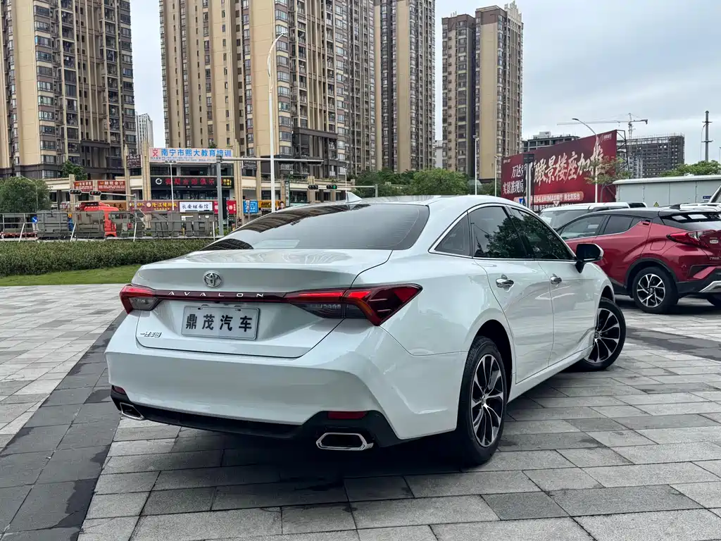 Avalon 2.0 L Luxury