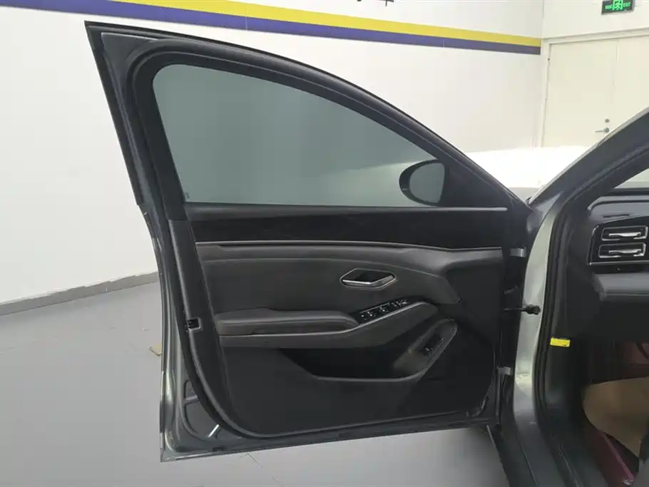 Qin L DM-i 80 KM Transcend
