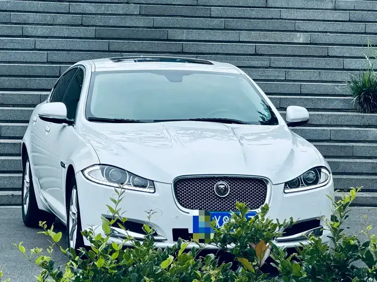 Jaguar XF XF 2.0 T 80 Anniversary Collector Elegance