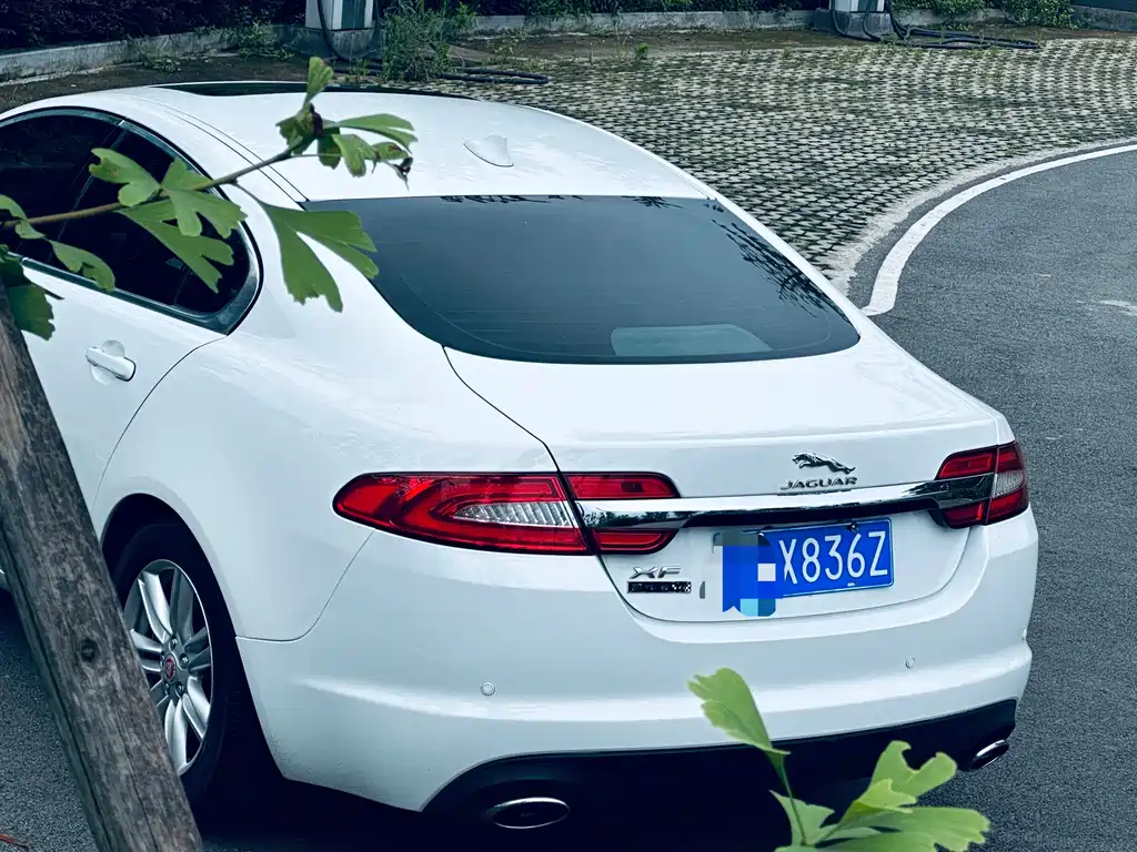 Jaguar XF XF 2.0 T 80 Anniversary Collector Elegance