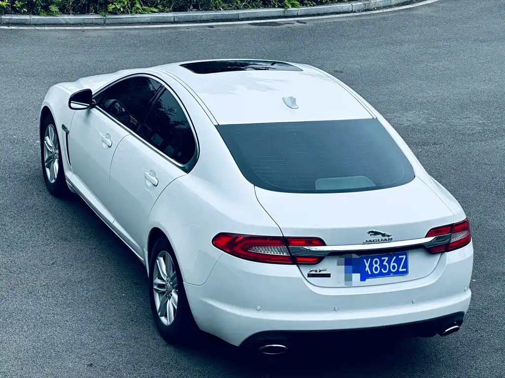 Jaguar XF XF 2.0 T 80 Anniversary Collector Elegance