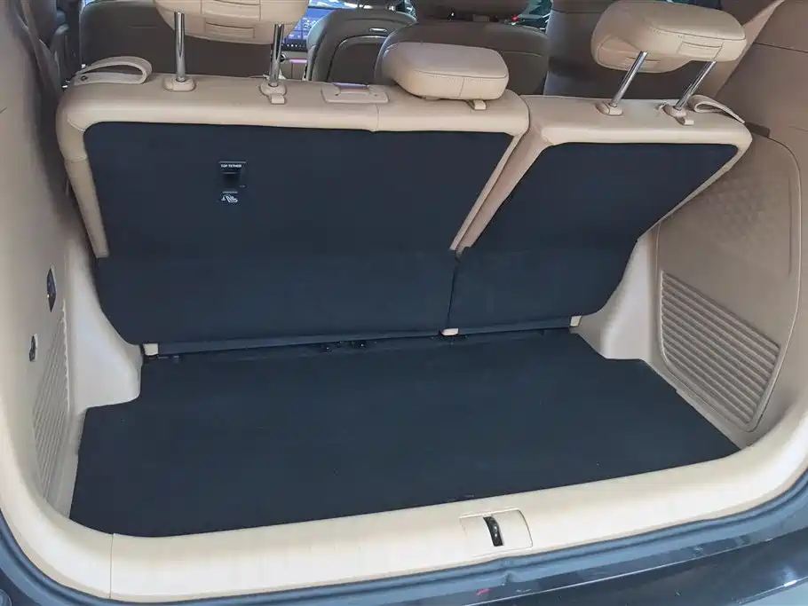 Voyah Dreamer PHEV 4 WD Flagship Kunpeng