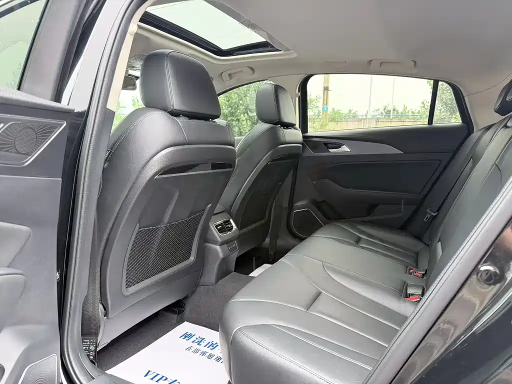 Hongqi H5 Classic 1.8 T Auto Connected Flagship Charm