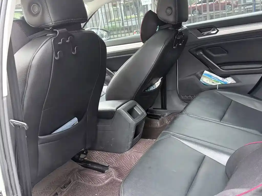 Lamando 230 TSI DSG Style CN-VI