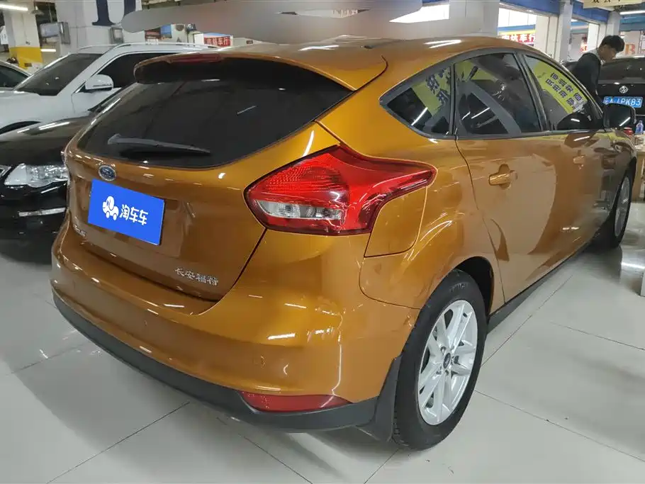 Focus Hatchback 1.6 L Auto Comfort