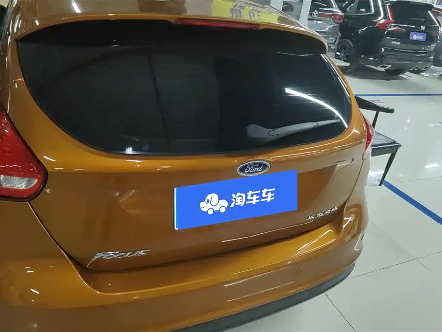 Focus Hatchback 1.6 L Auto Comfort