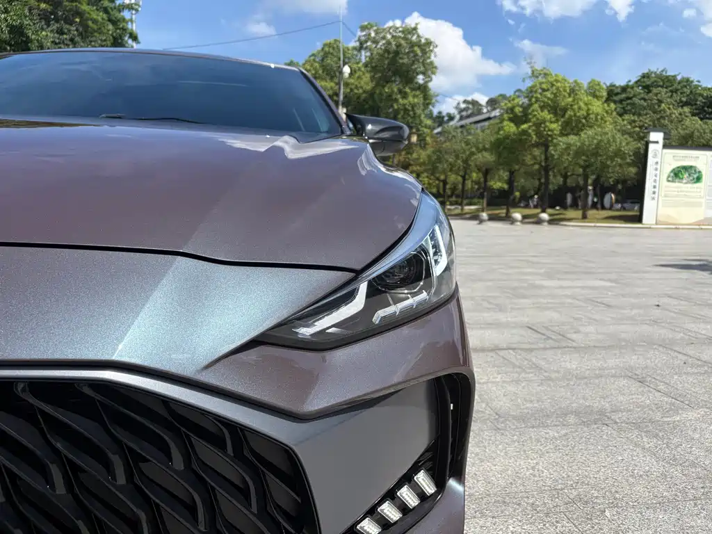 MG5 180 DVVT CVT Youth Luxury