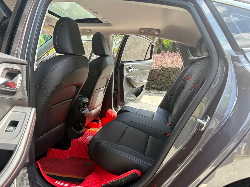 MG5 180 DVVT CVT Youth Luxury