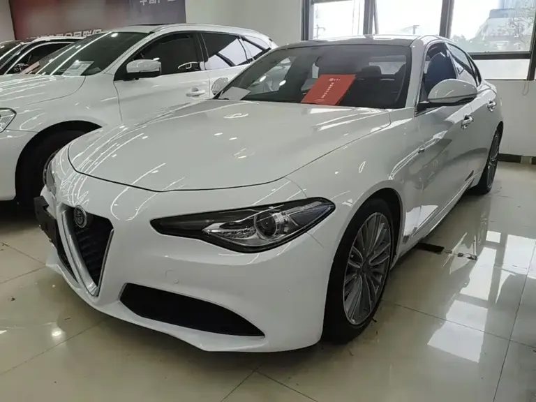 Alfa Romeo Giulia 2.0 T 280 HP Luxury