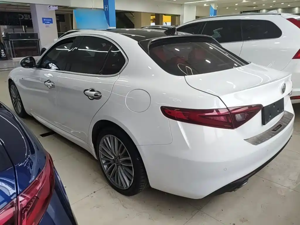 Giulia 2.0 T 280 HP Luxury
