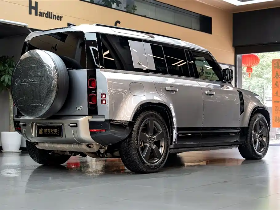 Land Rover Defender 110 P400 X-DYNAMIC HSE