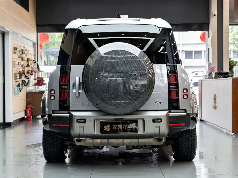 Land Rover Defender 110 P400 X-DYNAMIC HSE