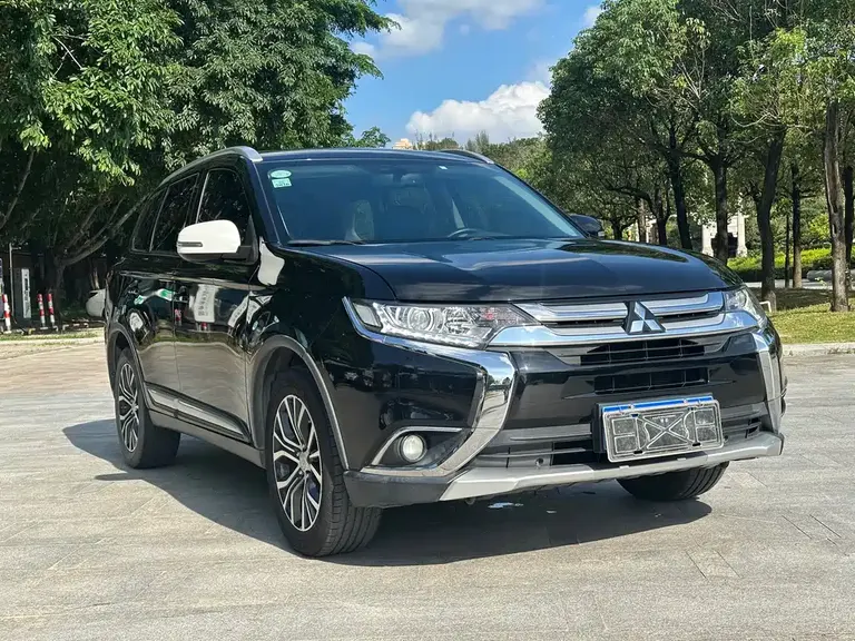 Mitsubishi Outlander 2.0 L 2 WD Glory 5-seat