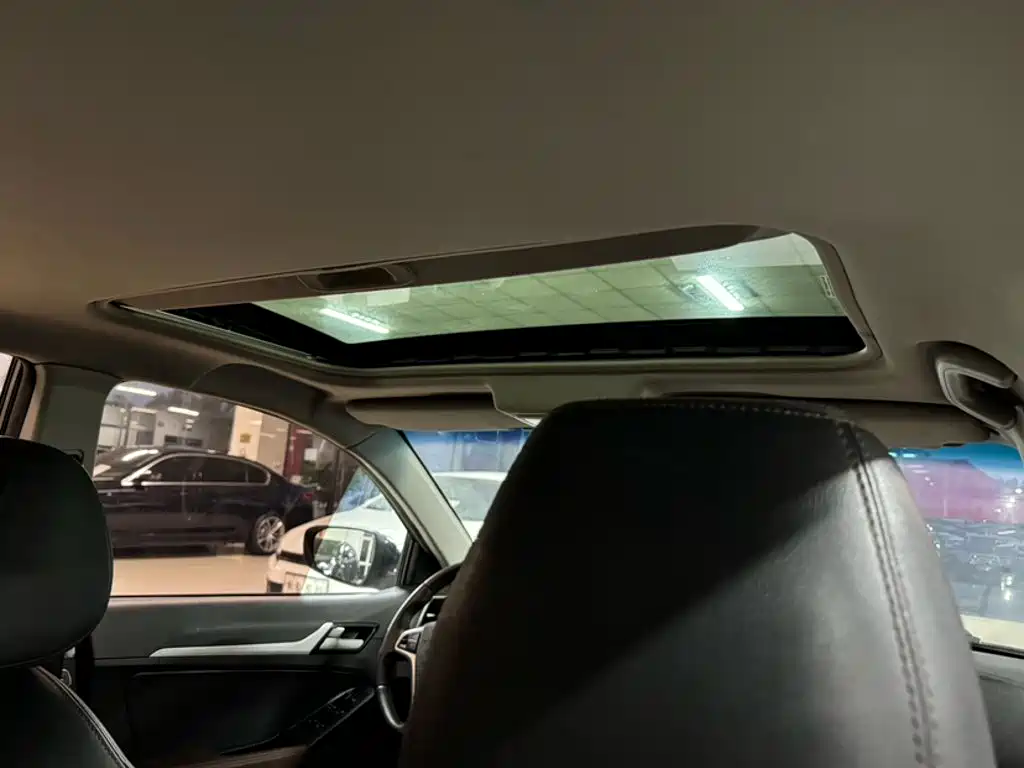 Vision 1.5 L Auto Happy