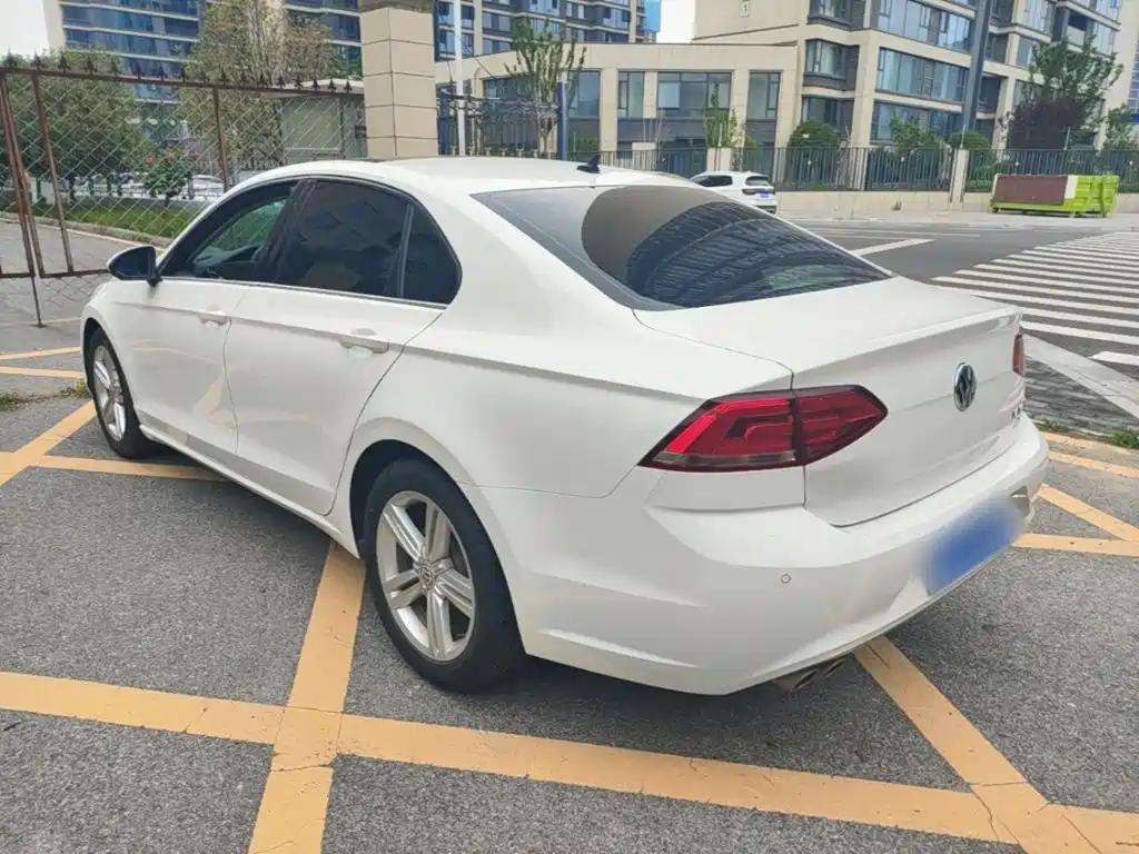 Lamando 280 TSI DSG Comfort