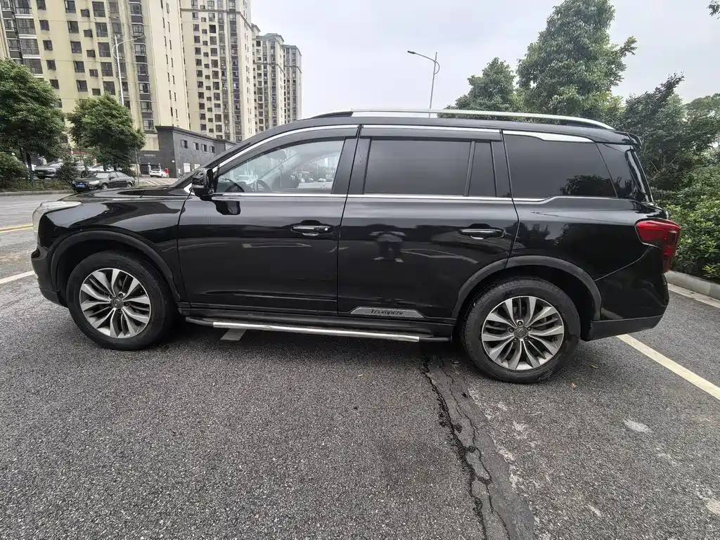 GAC Trumpchi GS8 320 T 2 WD Luxury Connected (7-seat)
