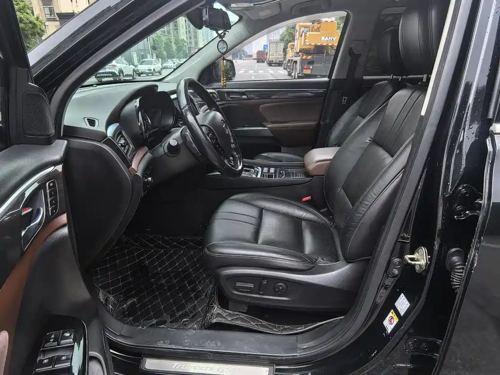 GAC Trumpchi GS8 320 T 2 WD Luxury Connected (7-seat)