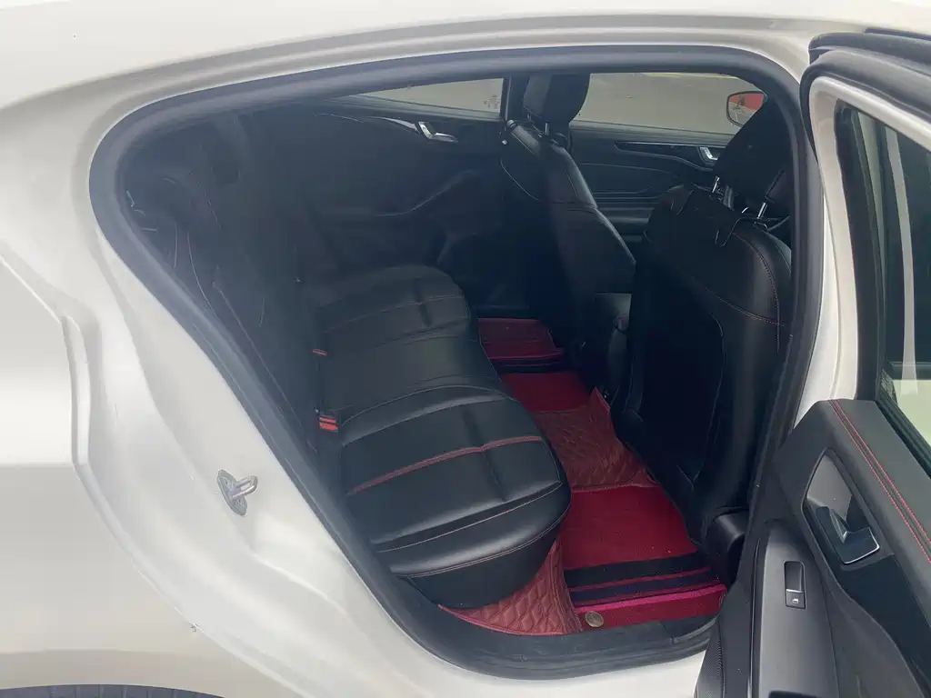Focus Hatchback EcoBoost 180 Auto ST Line
