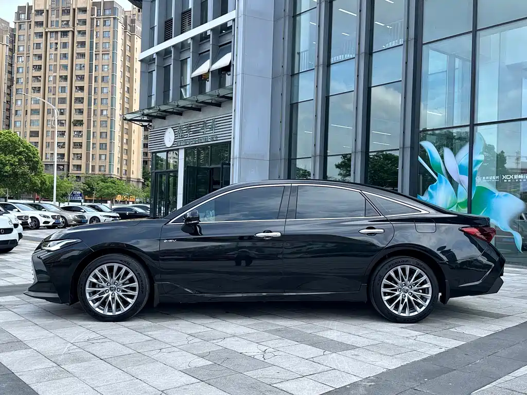 Avalon 2.0 L Luxury