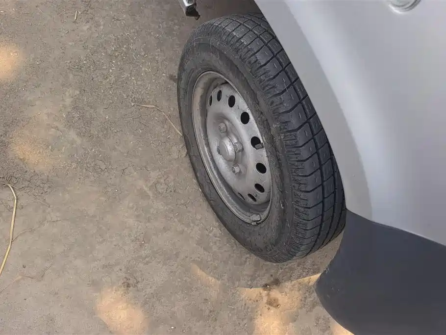 Wuling Zhiguang 1.5 L Utility 5 7-seat