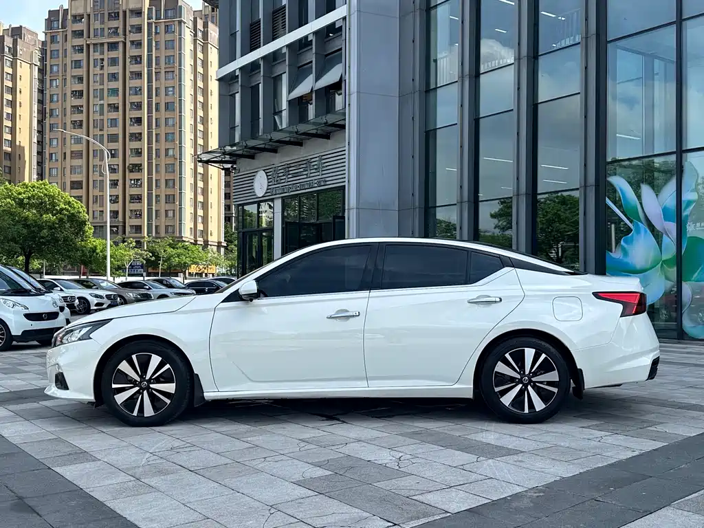 Teana 2.0 L XL Comfort