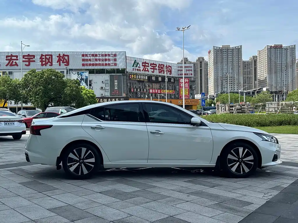 Teana 2.0 L XL Comfort
