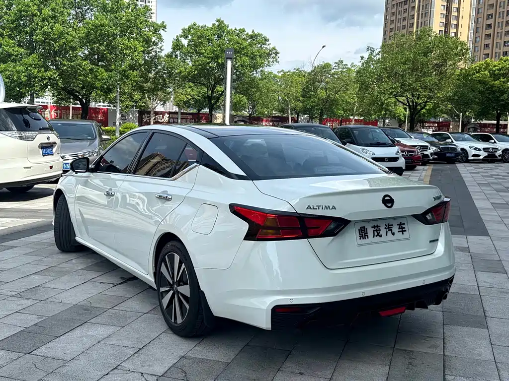 Teana 2.0 L XL Comfort