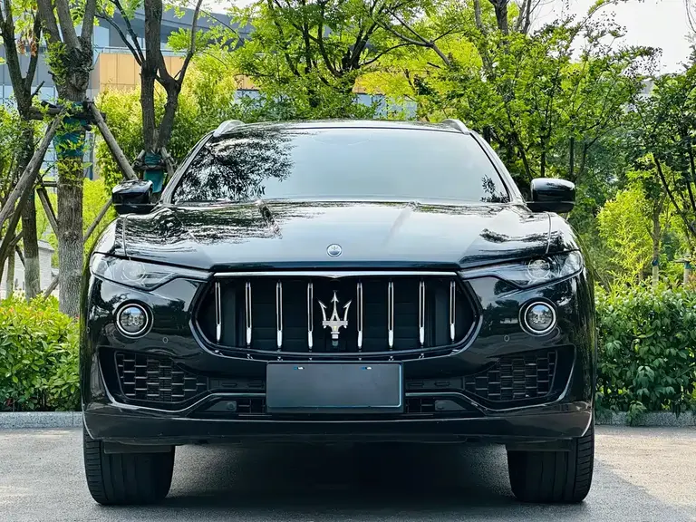 Maserati Levante 2.0 T GT Sharp Edge