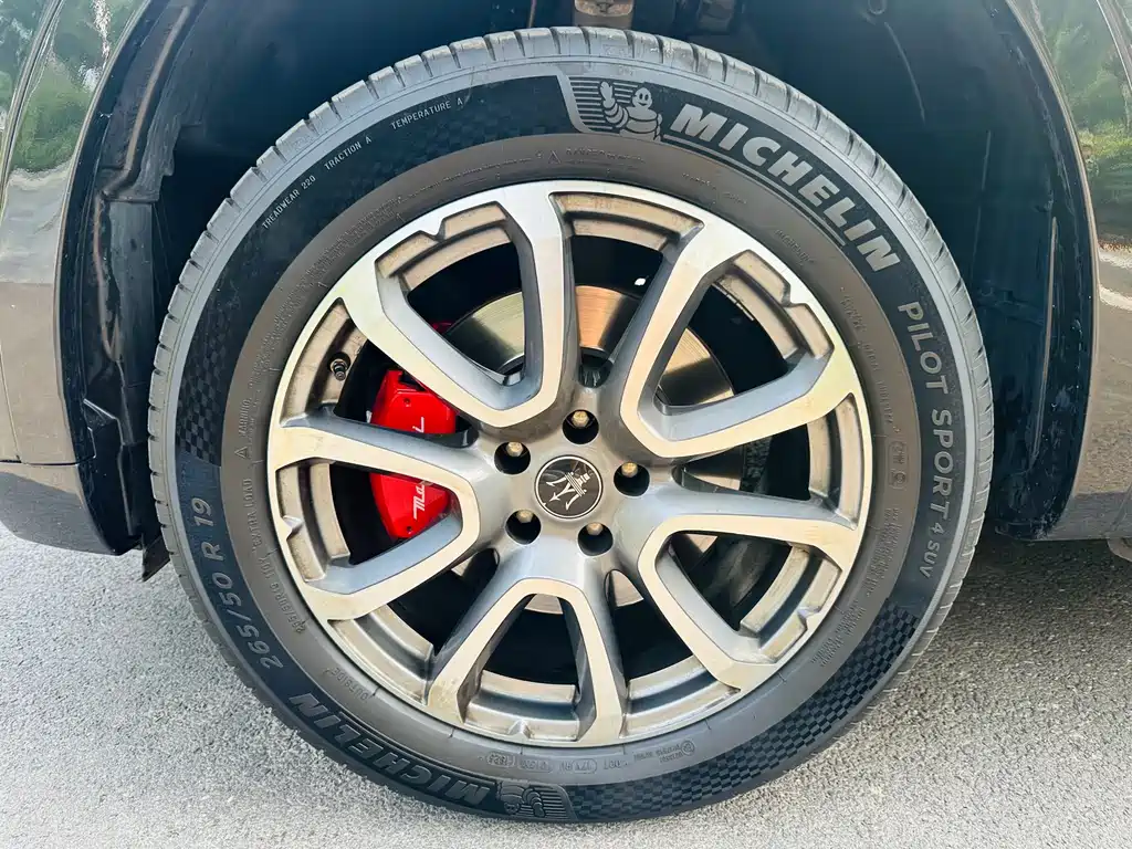 Levante 2.0 T GT Sharp Edge