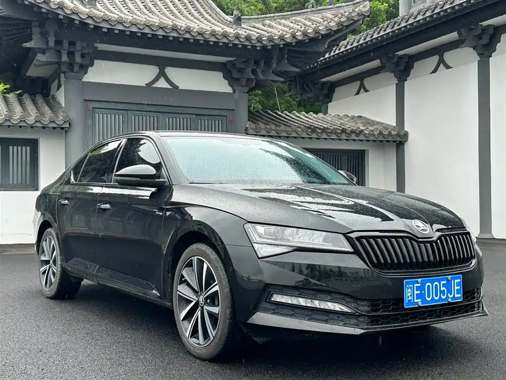 Superb TSI280 DSG Premium