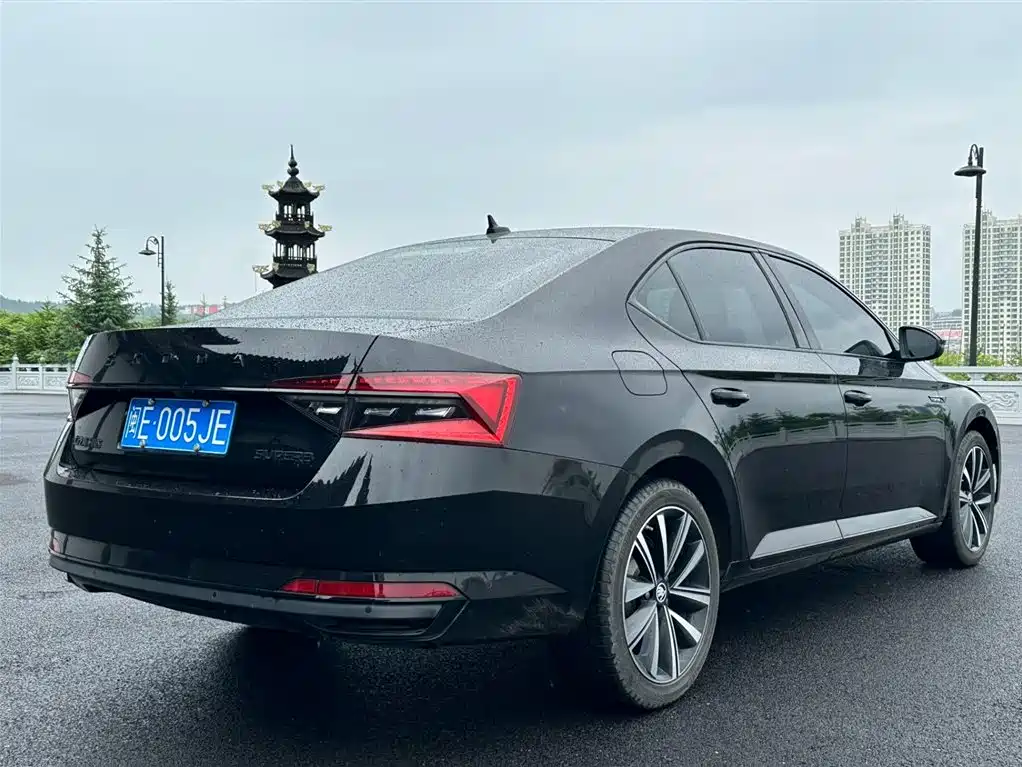 Superb TSI280 DSG Premium