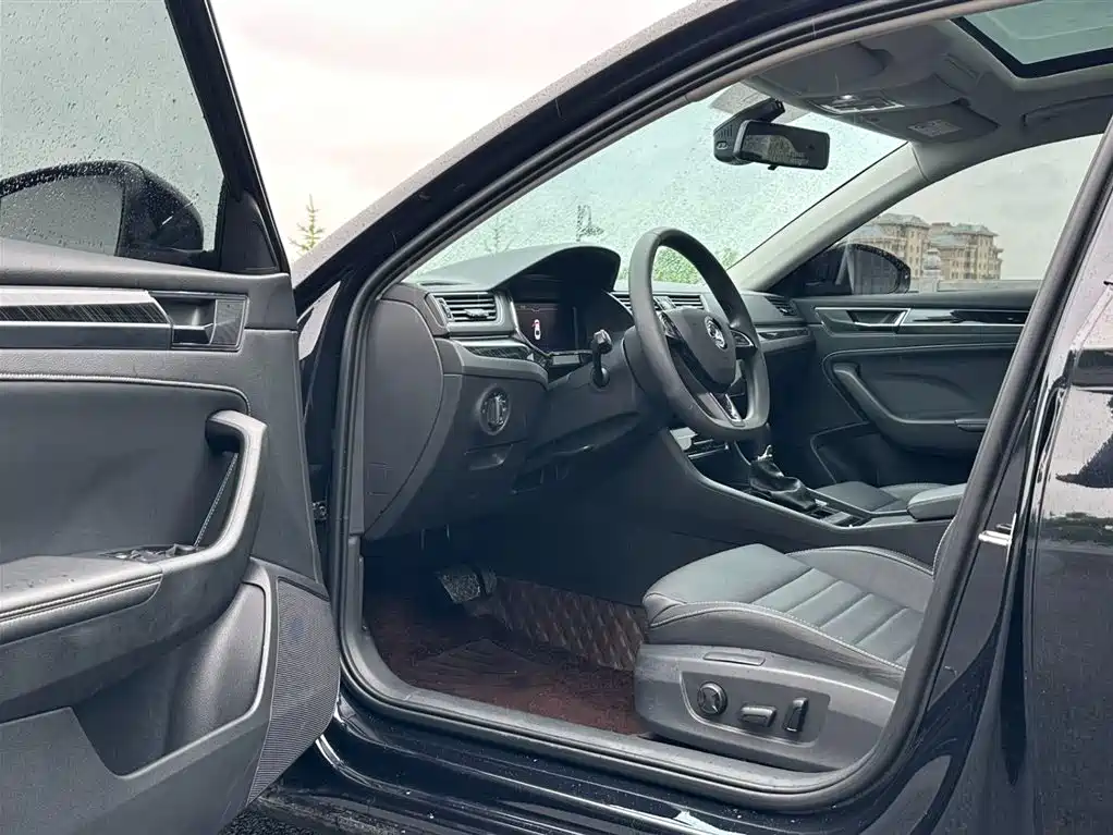 Superb TSI280 DSG Premium